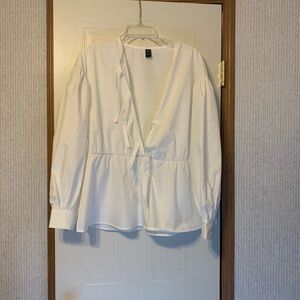 White Long Sleeve Blouse Size L